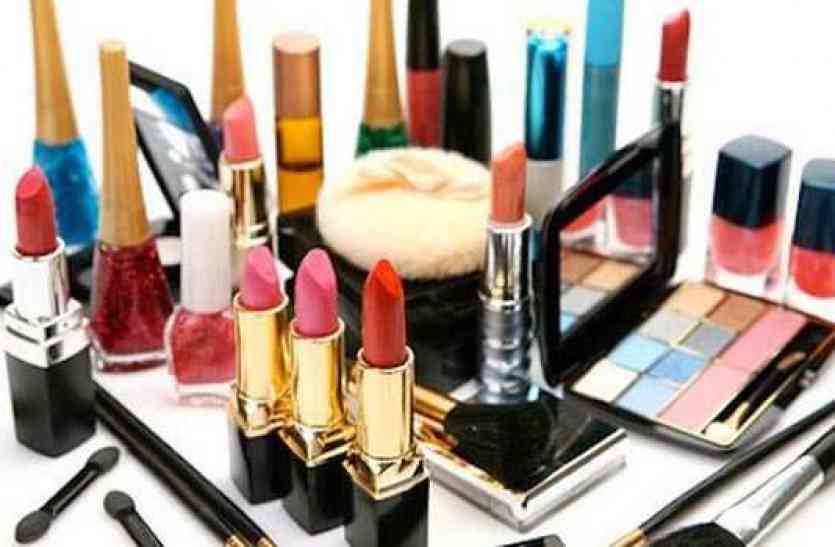beauty products सौंदर्य प्रसाधनों का ज्यादा प्रयोग बढ़ा न दे कहीं आपकी परेशानी