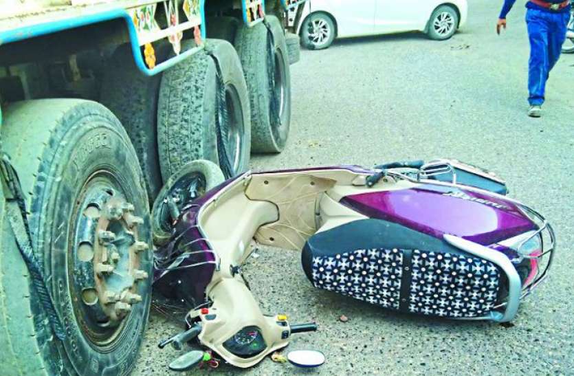 latest news, accident इधर यातायात जागरुकता अभियान, उधर हो गया यह बड़ा सड़क हादसा