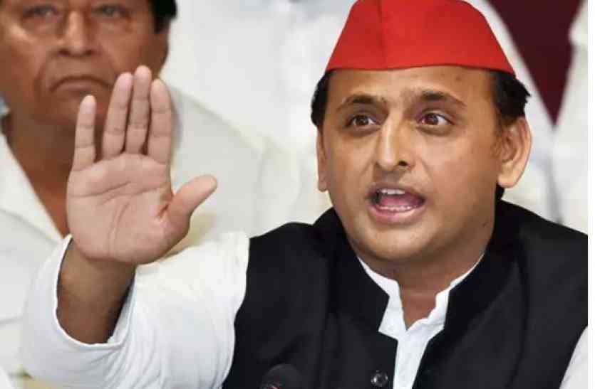 akhilesh yadav अखिलेश यादव ने की योगी सरकार को घेरने की तैयारी, सपा नेता के भाई की हत्या पर मांगी रिपोर्ट
