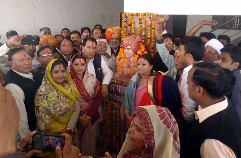 rajesh pilot पायलट ने मजदूर व किसानों के लिए किया था संघर्ष-जिला प्रमुख