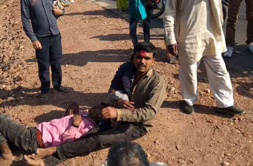 road,Three, injured, overturn, police, bhind news, bhind news in hindi, mp news अनियंत्रित कार पलटने से तीन घायल