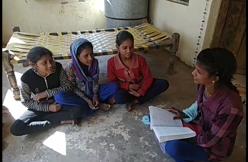 kaalabeliya bastee mein jaga rahee shiksha kee alakh गुदड़ी के लाल बन गई कालबेलिया गर्ल...