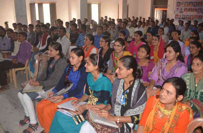 रीट 2017: दो पारियों में परीक्षा, प्रथम पारी में 31 व द्वितीय पारी में 14 केन्द्र संवेदनशील केन्द्रों पर लगेंगे सीसीटीवी कैमरे, प्रवेश से पहले होगी कड़ी जांच