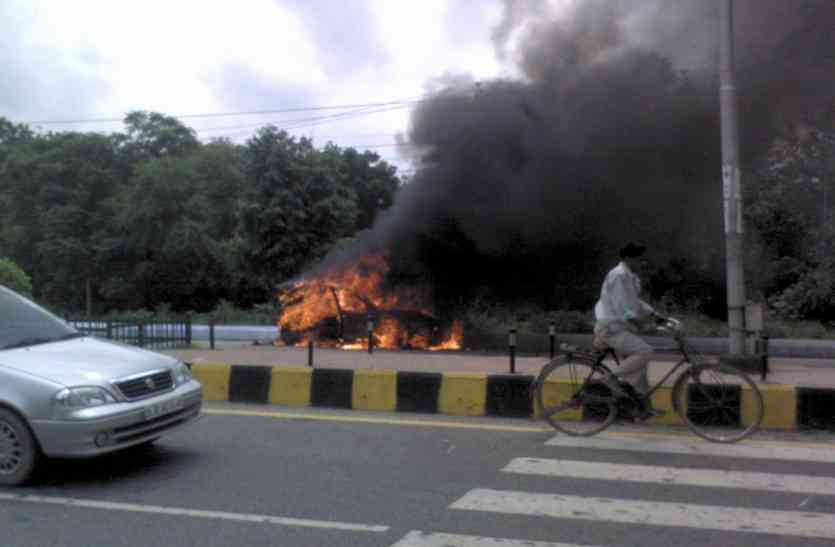 meerut आपकी कार में सीएनजी किट है, तो रखें यह ख्याल, वरना हो सकता है यह हाल!