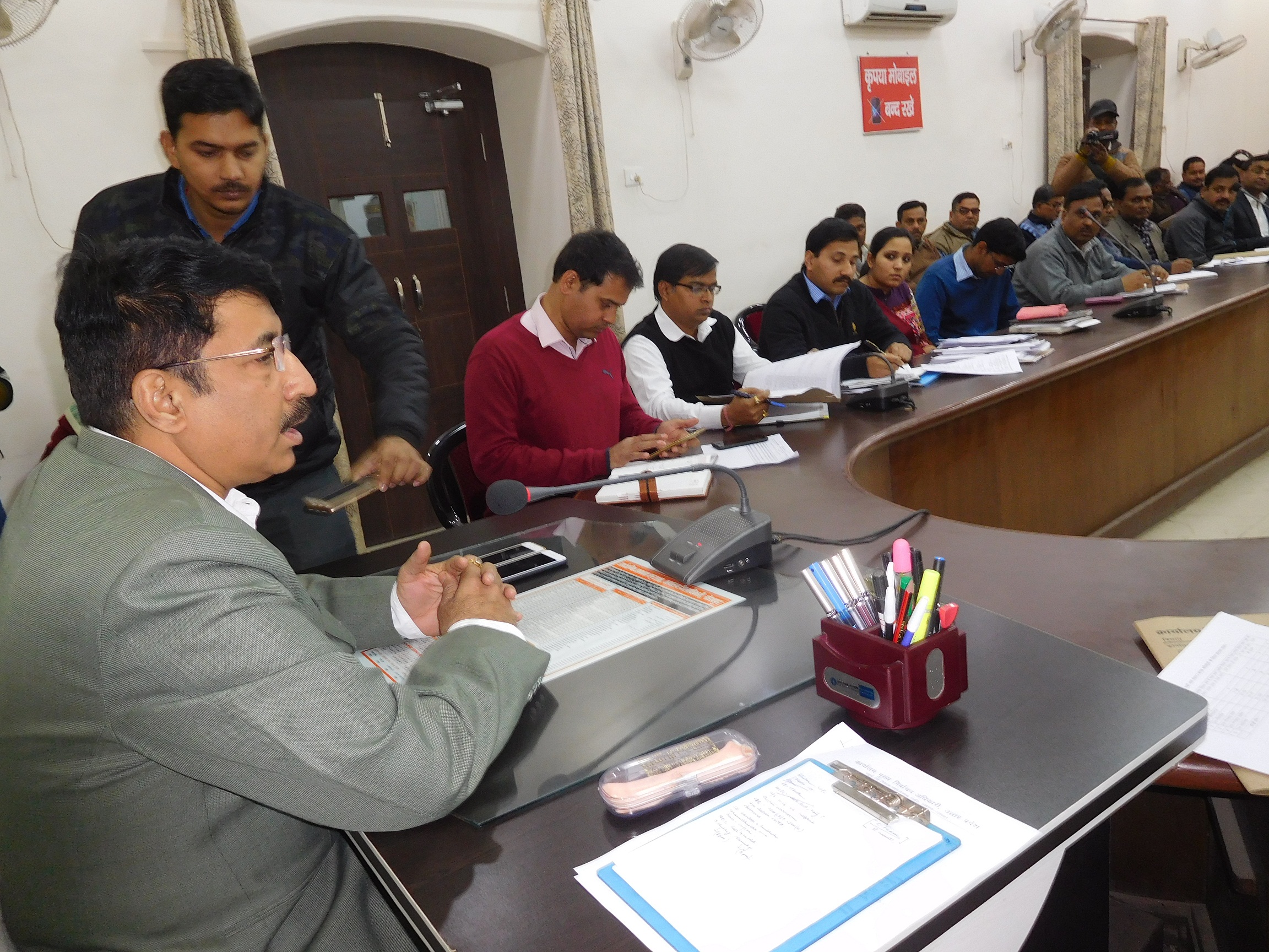 meeting Gorakhpur bye election गोरखपुर के नए सांसद का चुनाव 2141 बूथ पर होगा