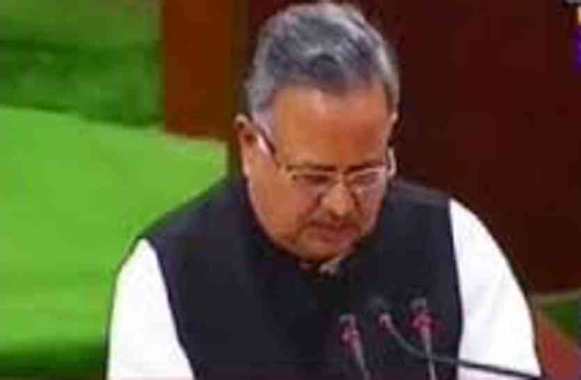 CM Raman during the budget छत्तीसगढ़ बजट : सीएम रमन के पिटारे से सरगुजा संभाग के लिए निकलीं ये सौगातें- 17 प्वाइंट में पढ़ें खबर