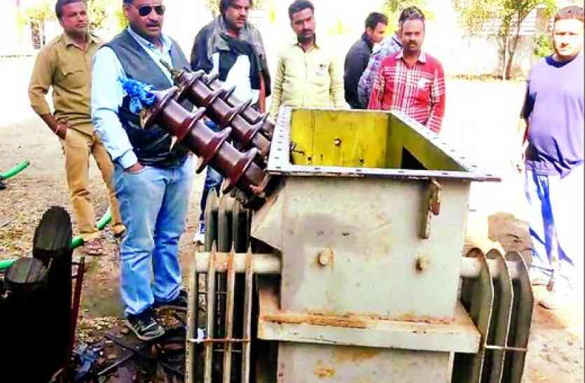 dewas robbery कर्मचारियों को बंधक बनाकर की डकैती