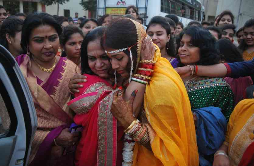 Unique Wedding And Marriage Muhurats in 2018 Vivah Shubh Muhurat 2018 छात्रावास की लक्ष्मी को दुल्हन के रूप में किया विदा