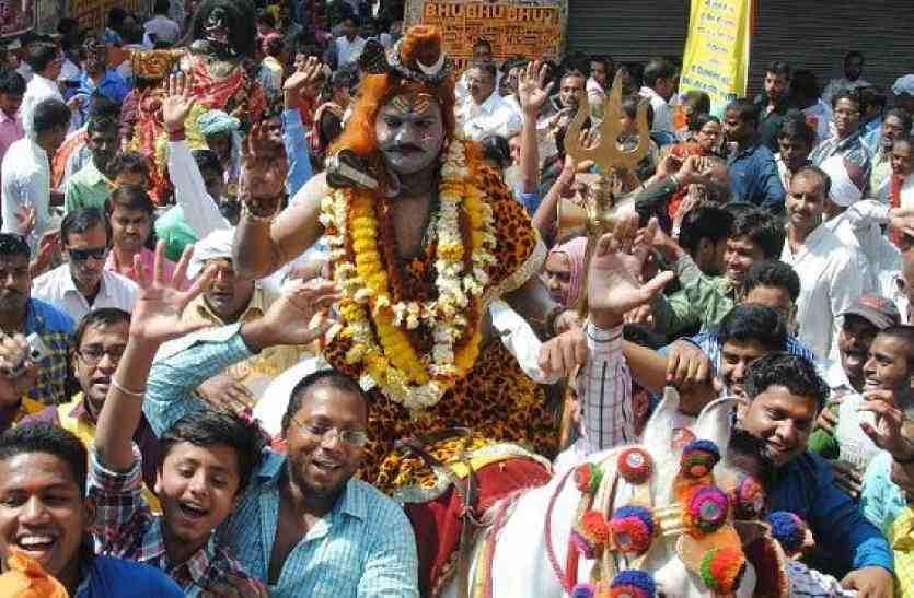 शिव बारात की भीड़ महाशिवरात्रि पर बंद रहेंगे इंटर तक के सभी स्कूल