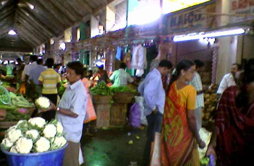 Chennai, TamilNadu, Vegitable, Fruit, Flower थोक बाजार से खुदरा बाजार आते-आते चौगुना हो जाता है सब्जियों का भाव