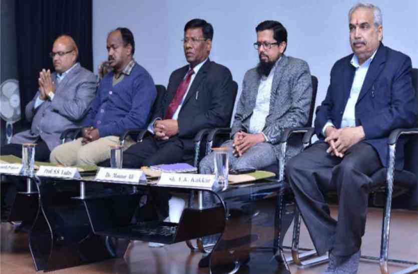 Ladnun News तकनीक से शिक्षा को दूर तक फैलाने में मिलती है मदद