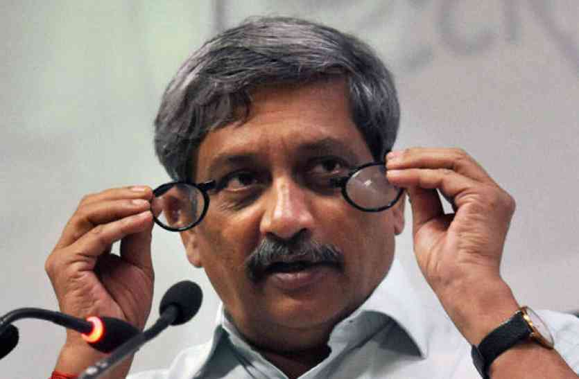 manohar parrikar गोवा के मुख्यमंत्री बोले- लड़कियों का बियर पीना डराने वाली बात...