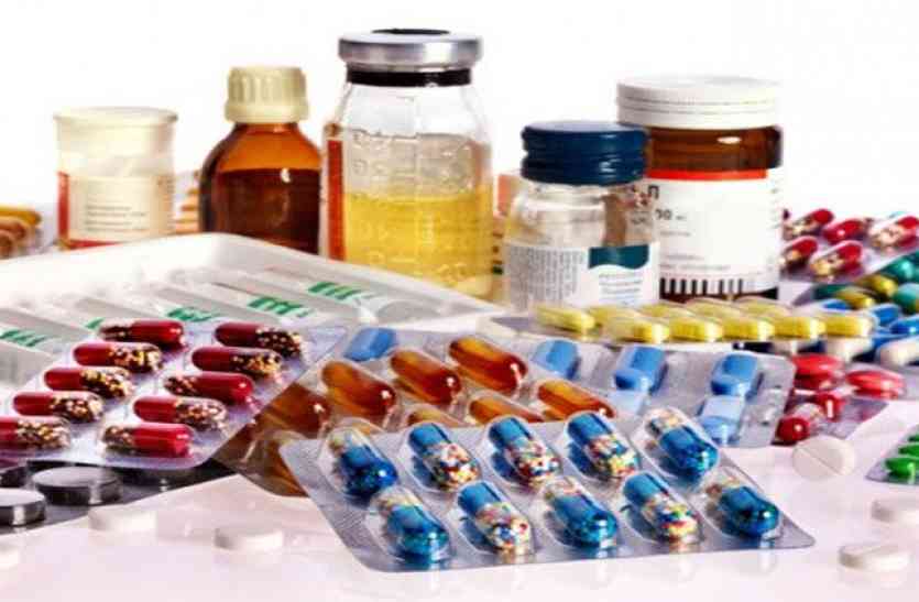 Doctors taking commission on medicines अलवर में यहां चल रहा है दवाइयों का गोरखधंधा, सरकारी पर्ची पर डॉक्टर ही लिख रहे बाहर की दवा
