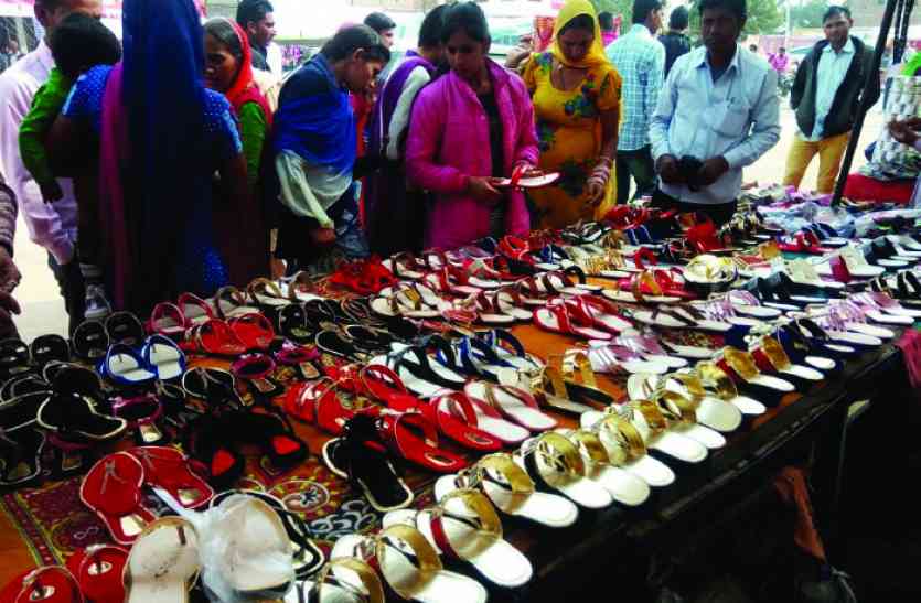 fair held in anoopgarh Video: मेले में रौनक चढ़ी परवान