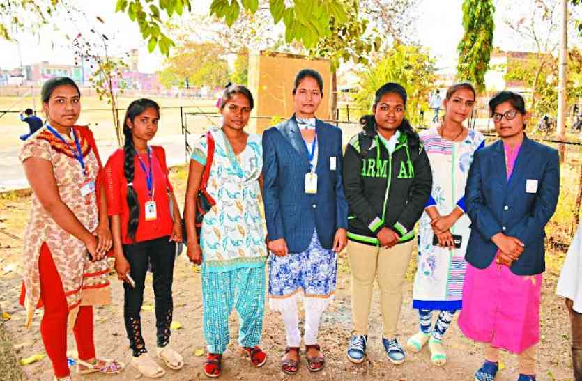 Padman, Bundelkhand youth keep their point इस फिल्म ने किया कमाल,महिलाओं की दूरियों को नजदीकियों में बदला