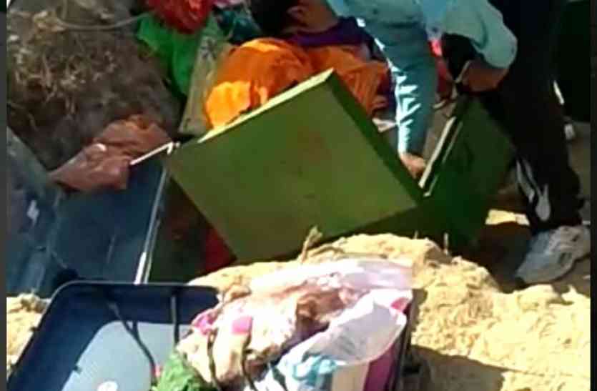 theft news एक ही रात में चार मकानों के ताले तोड़े, लाखों के आभूषण व नकदी चोरी