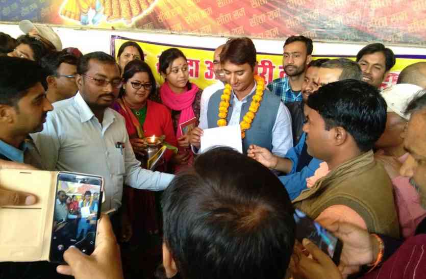 BJP government doing injustice to contract employees जानिए, भाजपा विधायक ऐसा क्या बोले, जब संविदा कर्मचारियों ने सरकार उखाड़ फेकने की दी धमकी