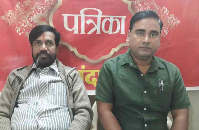 टॉपिक ऑफ द डे कार्यक्रम में शनिवार को पत्रिका कार्यालय में जिले में सक्ती के पूर्व मंडी अध्यक्ष व वरिष्ठ कांग्रेसी नेता देवेंद्र अग्निहोत्री #Topic of the day : जल समस्या खत्म करने जरूरी है वाटर हार्वेस्टिंग : देवेंद्र अग्निहोत्री