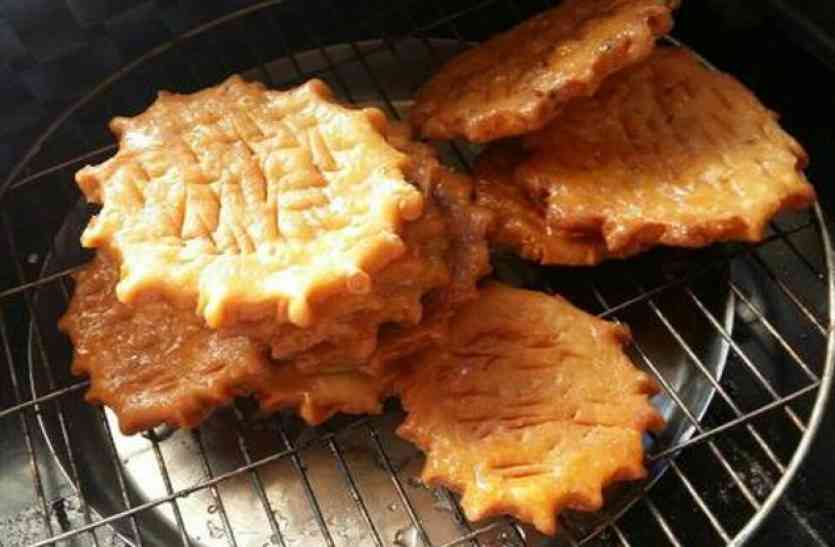 meethe matthe शाम को चाय के साथ खाएं मीठे मठ्ठे