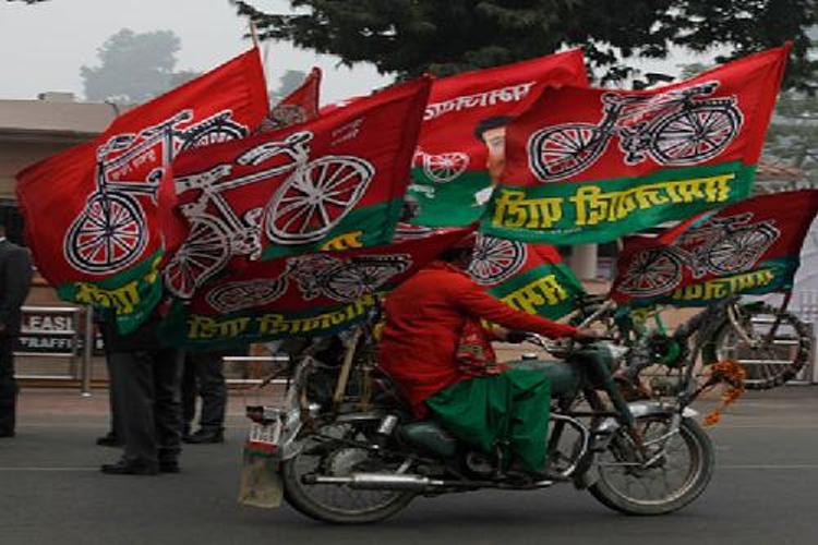 samajwadi गोरखपुर उपचुनावः पूर्व मंत्री रामभुआल हो सकते हैं समाजवादी पार्टी के प्रत्याशी !