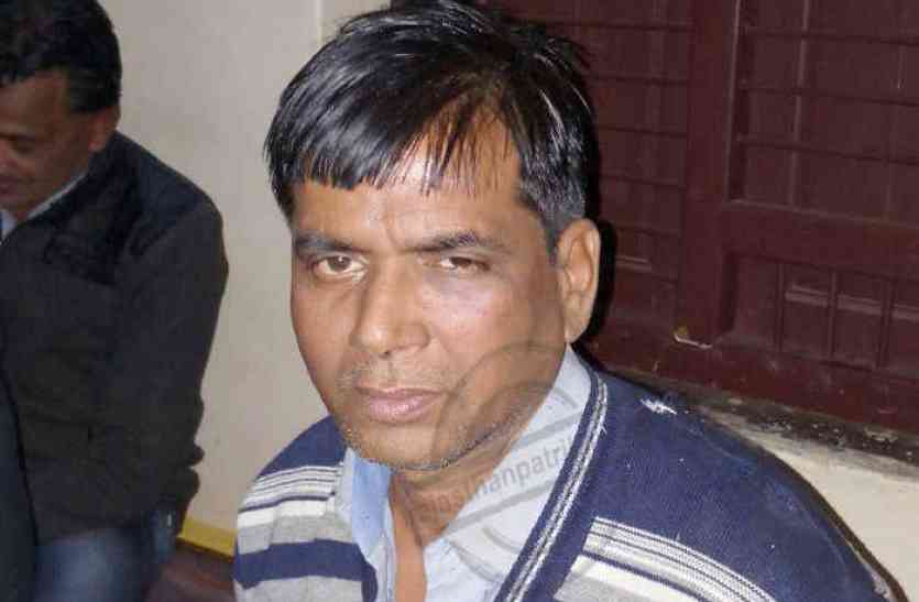 Bhilwara, bhilwara news, Grocery merchant looted in bhilwara, Latest news in bhilwara, Bhilwara News in hindi, Hindi News in bhilwara, Latest hindi news in bhilwara किराणा व्यापारी को रास्ते में रोककर पीटा, नकदी व मोबाइल छीनकर भागे लुटेरे