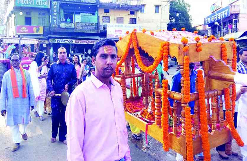 SHIVRATRI शिवालयों में उमड़ा भक्तों का सैलाब
