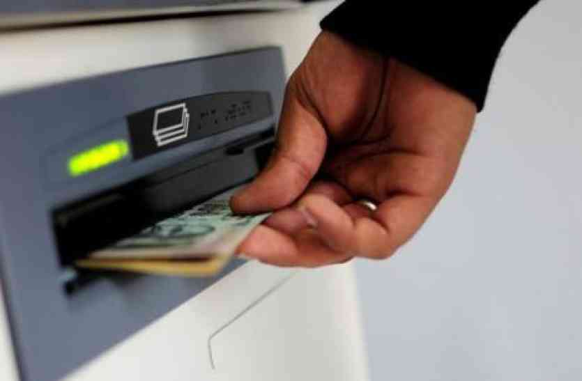 udaipur bank atm crime उदयपुर के इस बैंक के एटीएम में हुआ ऐसा काम, सीसीटीवी फुटेज से हुआ खुलासा, बैंक ने दिए ये आदेश