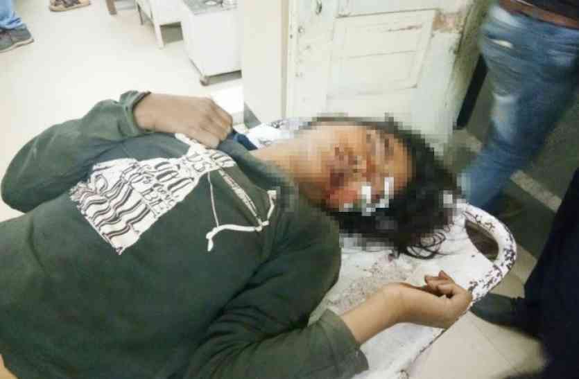 crime news पेड़ से टकराई बाइक, दो की मौत