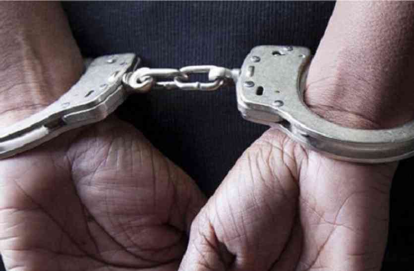 juvenile escaped after attack warden and pc in TN बाल सुधार गृह से १२ बाल अपचारी फरार