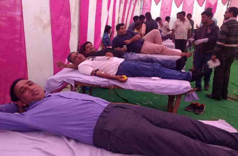 लाडो के जन्मदिन पर 211 यूनिट रक्त हुआ एकत्रित लाडो के जन्मदिन पर 211 यूनिट रक्त हुआ एकत्रित