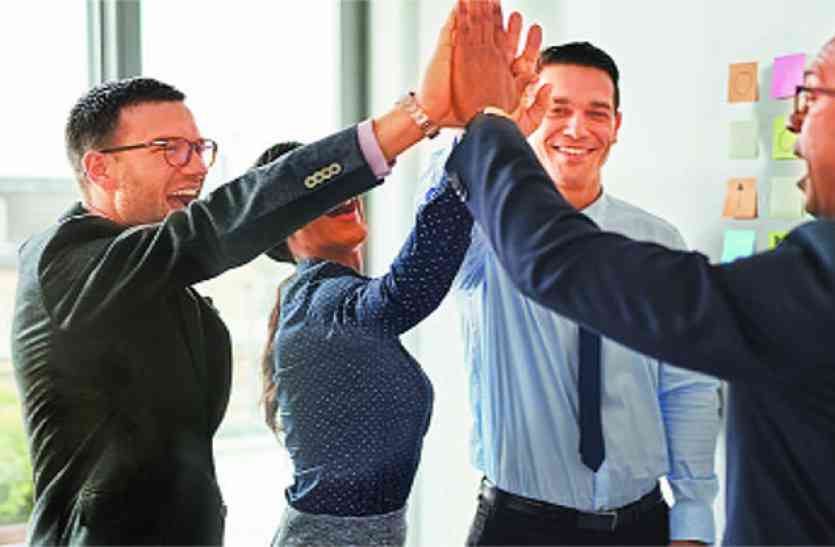 career tips in hindi करियर के शरुआत में न खाएं धोखा, काम और दाम में रखें तालमेल