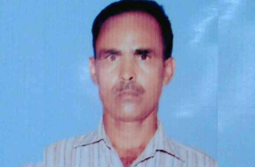 farmer दबंगों की धमकी के बाद कर्ज में डूबे किसान ने की आत्महत्या