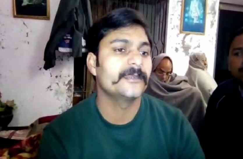 Criminals killed बदमाशों ने डॉक्टर की पत्नी को घर में मार डाला