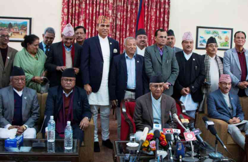 kp oli pm of nepal नेपाल: केपी शर्मा ओली दूसरी बार बने प्रधानमंत्री, राष्ट्रपति ने दिलाई पद एवं गोपनियता की शपथ