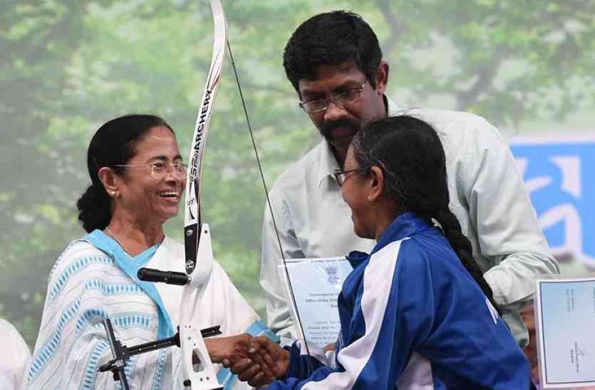 kolkata west bengal ममता ने फिर बोला केन्द्र सरकार पर हमला