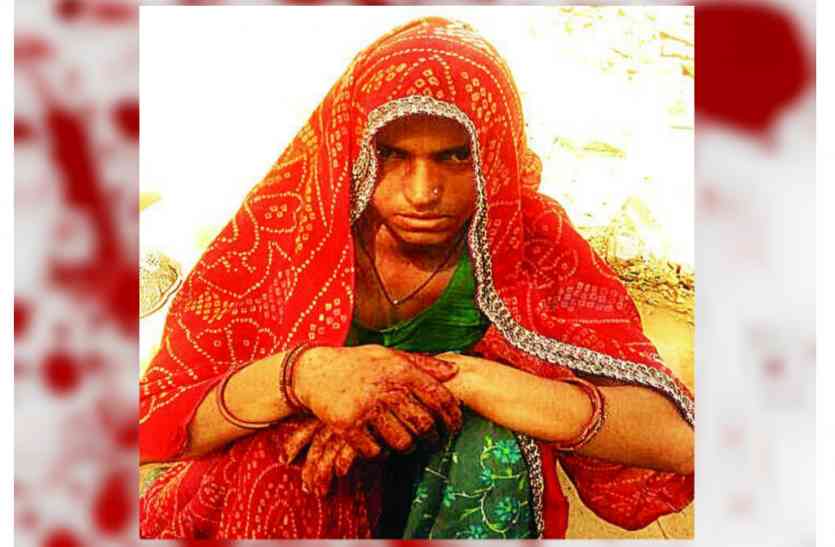 husband murder in sikar अवैध संबंधों में बाधा बने पति को यूं उतारा मौत के घाट, फिर खून से रंगे हाथ लिए घूमती रही ये बेवफा पत्नी