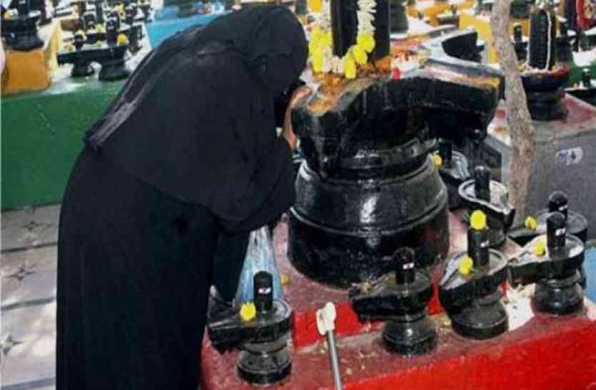 kannauj ये है 600 साल पुराना मंदिर, यहां मुस्लिम महिलाएं करती हैं जलाभिषेक