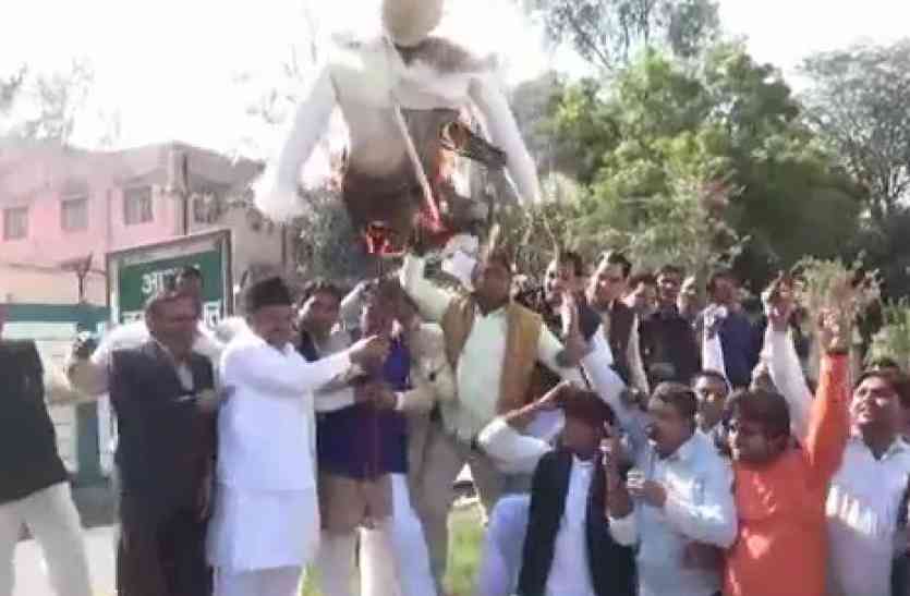 nagar nigam नगर निगम उपाध्यक्ष का चुनाव टाला, पार्षदों का हंगामा, मेयर ने लगाए बड़े आरोप