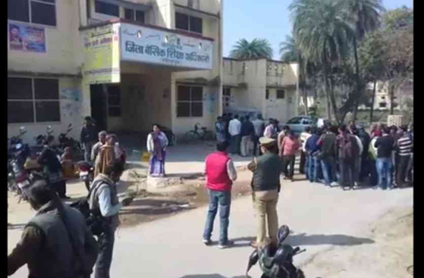 sitapur तबादला के बाद घर वापसी के लिए रोता रहा यह कर्मचारी अौर फिर आई एेसी खबर