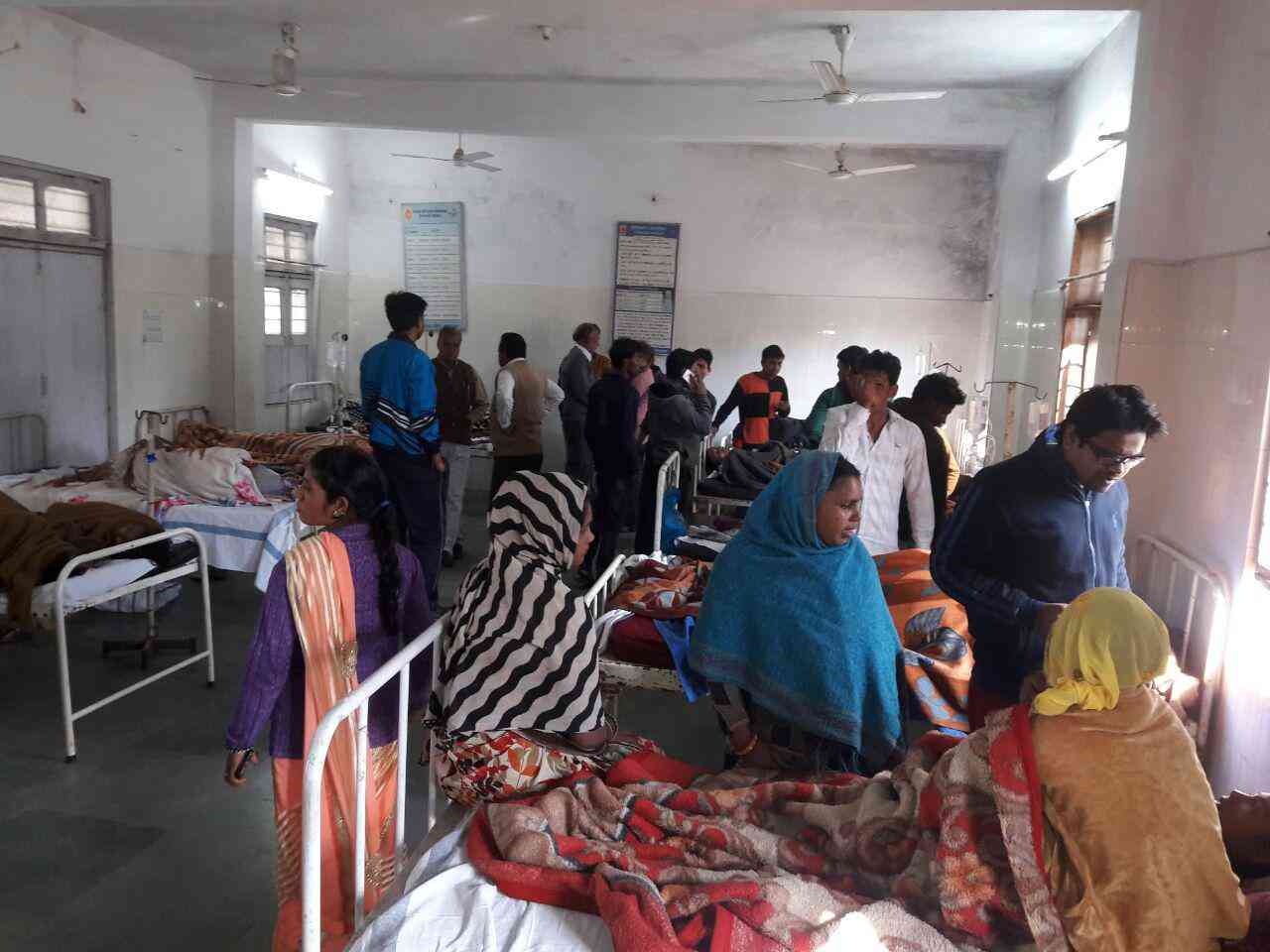 madhya pradesh food poisoning samachar in hindi