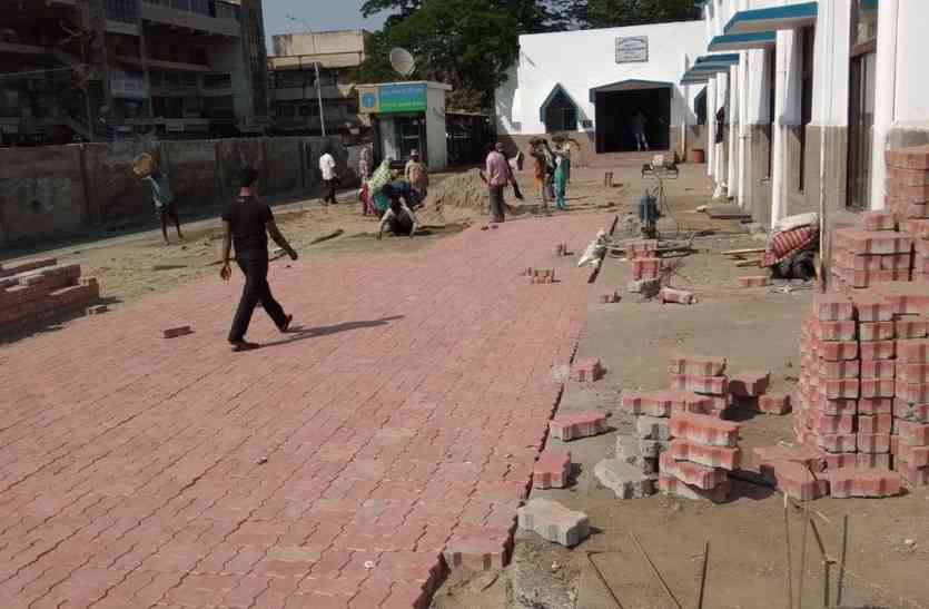 surat photo महाप्रबंधक के दौरे से पहले उधना स्टेशन के दिन फिरे