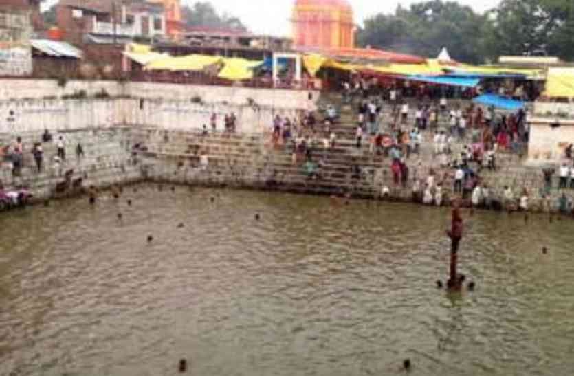 sultanpur यहां जमीन के अंदर है हनुमान जी का एक पैर, दर्शन मात्र से मिल जाती है सभी पापों से मुक्ति