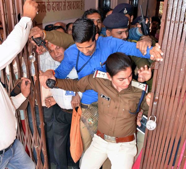 patrika आखिर विधायक नाराज होकर क्यों लौट गए!