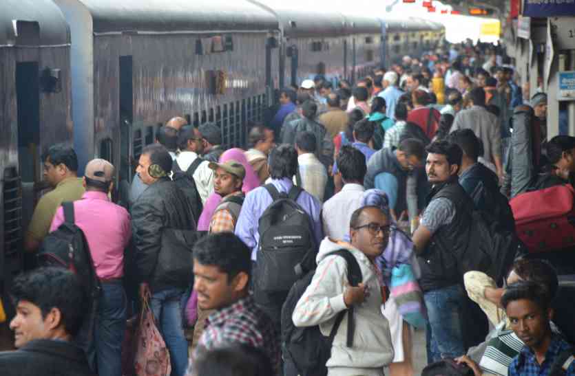 train timing मेगा ब्लॉक से यात्रियों की बढ़ी परेशानी, 26 फरवरी तक इस रूट की कई ट्रेनें रहेंगी रद्द
