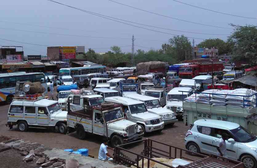 Overbridge सिरे नहीं चढ़ पाई ओवरब्रिज बनाने की मांग, जाम लगने से आमजन परेशान