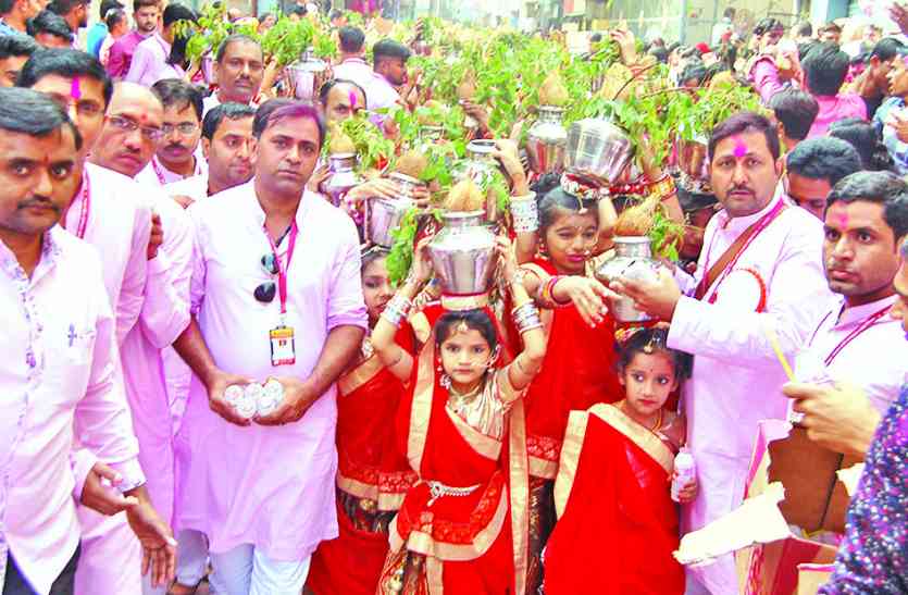 kheteshwar संत खेतेश्वर मंदिर की जलकलश यात्रा में उमड़ा जन समूह