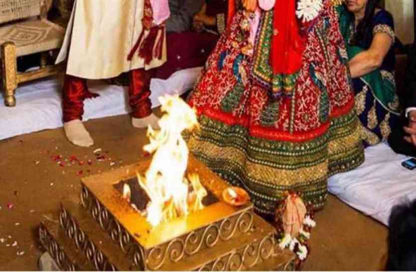 holi 2018 date in india and vivah muhurat calendar 2018 latest news,hindu vivah muhurat 2018,marriage muhurat 2018 as per kundli,vivah muhurat 2019,lucky wedding dates 2019,auspicious hindu wedding dates 2019,2019 wedding,dhulandi 2018,holi 2018 date in india calendar,indian calendar 2017 with holidays and festival,2019 calendar with indian holidays,2018calendar with indian holidays,Jabalpur, होलिकादहन और धुरेड़ी के दिन गूंजेगी शहनाई, इस मुहूर्त पर वर्षों बाद बना है ये शुभ योग