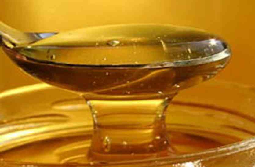 Honey Is Good For Health - एलर्जी से हैं परेशान तो शहद को इन चीजों के साथ खाएं | Patrika News