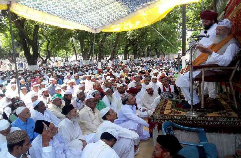 Maulana Masood Azhar,maulana,Mufti-e-Azam Madhya Pradesh Maulana Mahmood Ahmed Kadri dead,moulana jarjis,maulana azad,Maulana Azad,Maulana Azad National Urdu University,mufti a azam ,triple talaq,supreme court triple talaq,babri masjid,babri masjid case,Babri Masjid latest news,central wakf board chairman,Jabalpur,latest news in hindi. currernt news in hindi, मुफ्ती-ए-आजम मप्र का इंतकाल, अंतिम दर्शन के लिए उमड़ा सैलाब