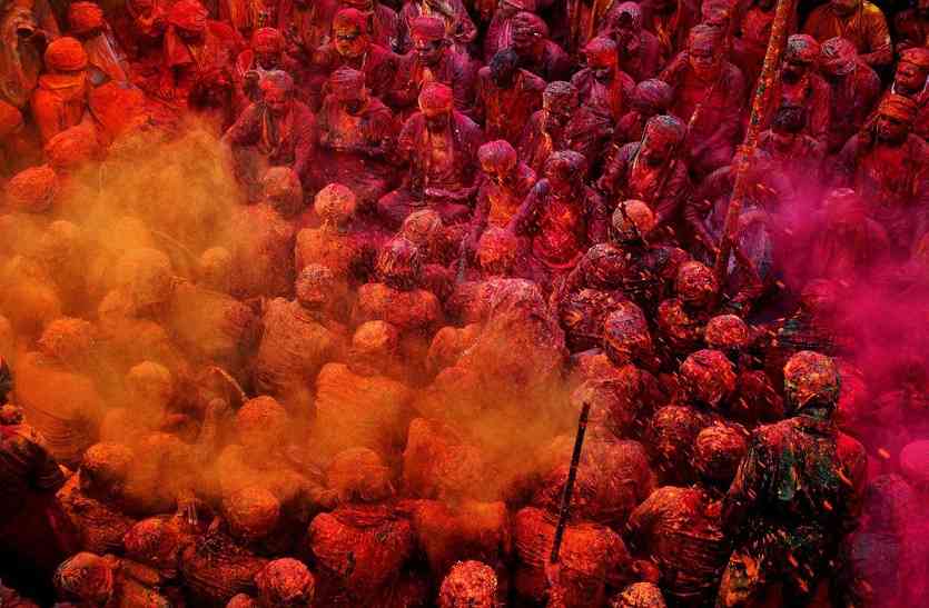 Khooni holi मेरठ में खेली गई खूनी होली, देखने वाले लोगों में फैली दहशत